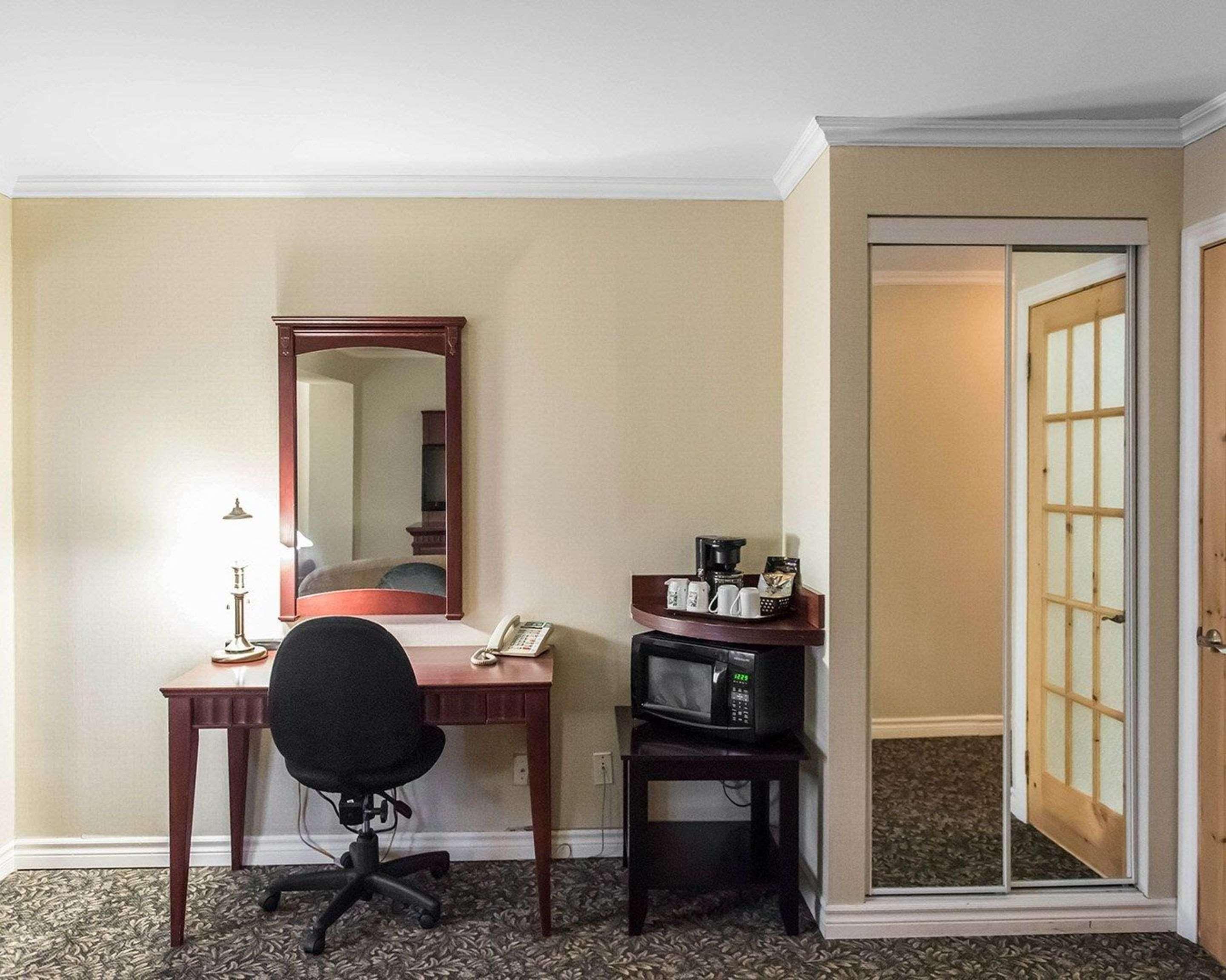 Quality Inn Mont-Laurier Exterior foto